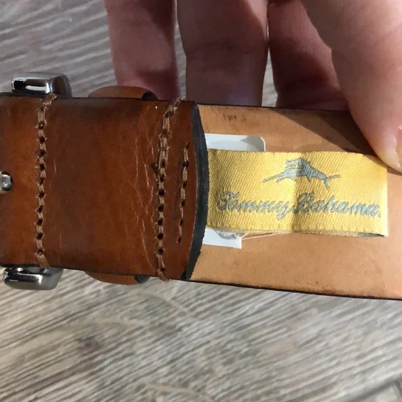 TOMMY BAHAMA Genuine Italian Leather Belt - Picture 2 of 11